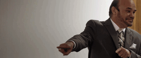 Martin Armstrongs aufwändig entwickeltes Modell zu Zusammenhang von Wirtschaft und Vertrauen (Economic Confidence Model) hat enorme Konsequenzen für die gesamte westliche Welt. Goldman Sachs, die CIA und das FBI – es gab kaum jemanden, der den Algorithmus hinter dem Modell nicht in seinen Besitzt bekommen wollte. Armstrong und seine Mitarbeiter bei Princeton Economics ergriffen deshalb mehrere Massnahmen, um den Algorithmus und die Rechner, auf denen er lief, zu schützen.