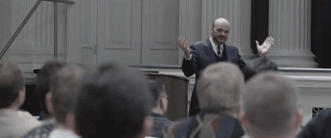 Die sich immer wiederholenden Muster antiker Zivilisationen brachten Martin Armstrong darauf, dass Vertrauens- und Wirtschaftzyklen die Grundlage des menschlichen Zusammenlebens bilden. Mithilfe historischer Aufzeichnungen sagt er unserer modernen Gesellschaft keine besonders rosige Zukunft voraus.